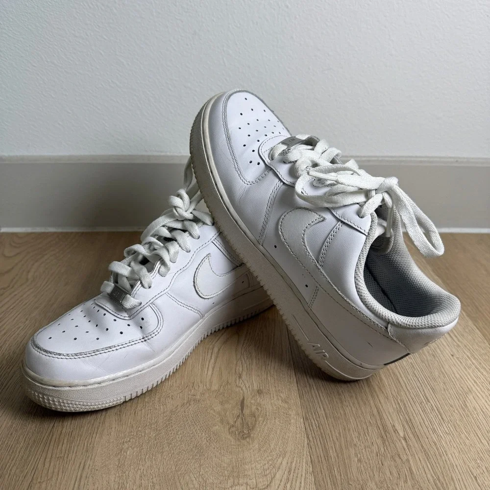 Nike Air Force 1 Low '07 Womens Size 7.5 Triple White Sneakers‎ DD8959-100